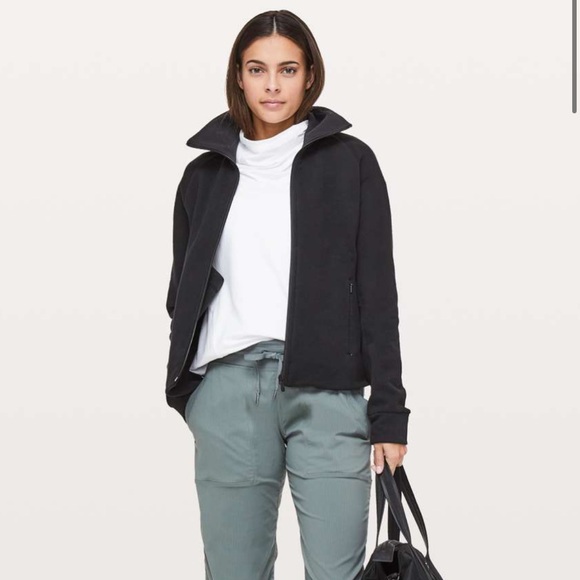 Lululemon Snuggle Up Jacket in black size 6 - Picture 1 of 6